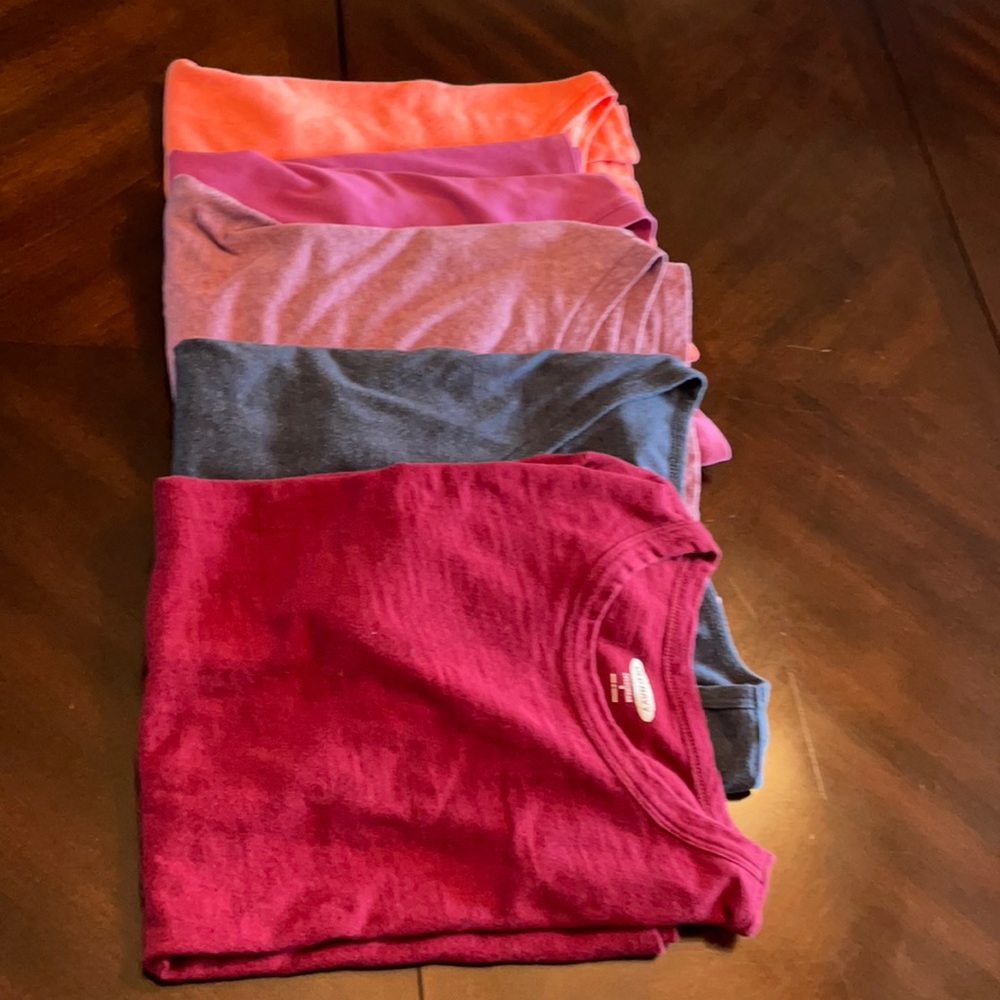5 small T shirts solid assorted colors